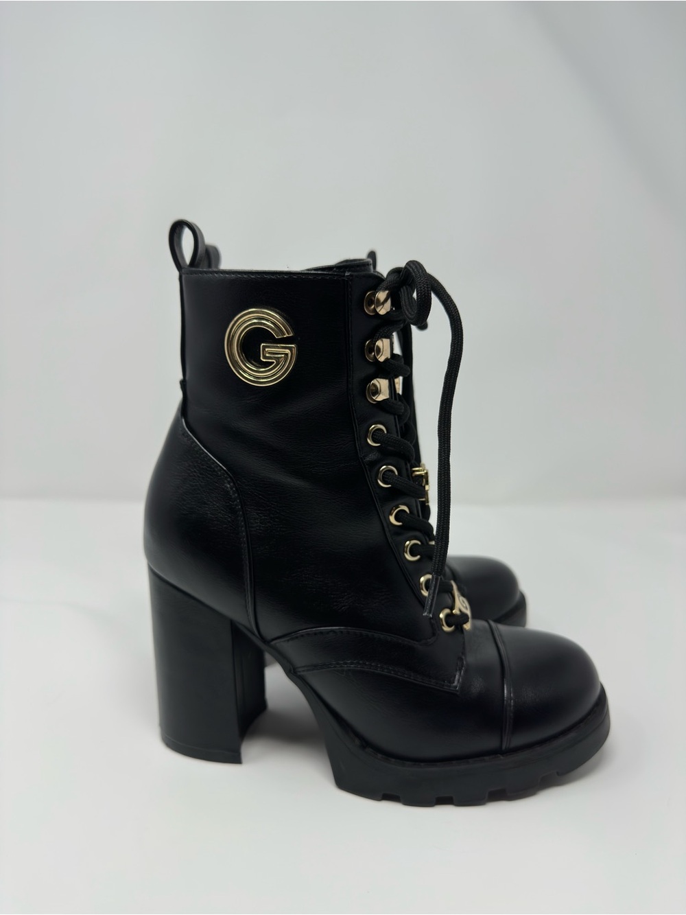 GUESS Embellished Combat Boots Moto Chunky Heel Size 5.5 Goth Edgy Glam Y2K Fall